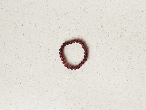 Ring mit lila facettierten Spinell Edelsteinen, Vireya Ring