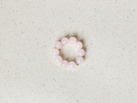 Ring aus Rosenquarz & 18 Karat vergoldeter Perle, Amora Ring