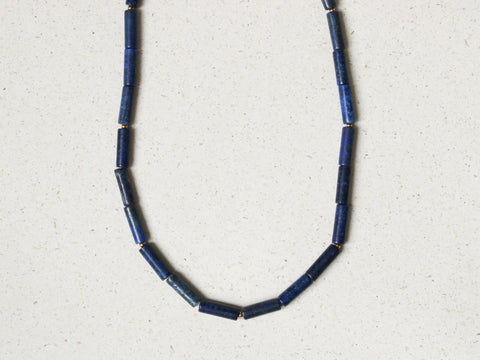 Lapislazuli Halskette Damen, Blaue Naturstein Perlenkette Stäbchen, Hochwertige Edelstein Kette 18K Vergoldet, Handgemacht von eilenna