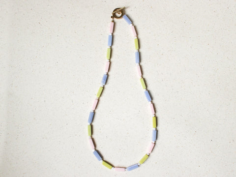 Boho Perlenkette Bunt & Creme, Muschelperlen Halskette mit Natursteinen, 18K Gold Verschluss, Sommer Schmuck Damen, Handmade eilenna