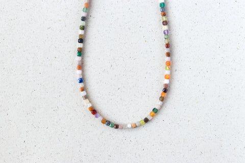 Bunte Edelstein Halskette Damen, Boho Naturstein Kette Handgemacht, Quarz Lapislazuli Tigerauge Amazonit Rosenquarz, 18K vergoldet, eilenna