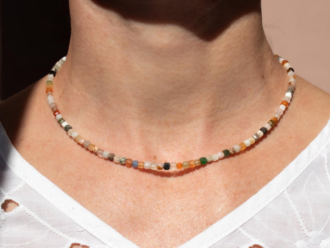 Bunte Edelstein Halskette Damen, Boho Naturstein Kette Handgemacht, Quarz Lapislazuli Tigerauge Amazonit Rosenquarz, 18K vergoldet, eilenna
