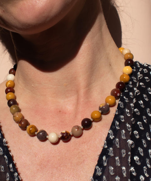 Halskette Mookait Damen, bunte Edelstein Kette, Naturstein Perlen 18K Vergoldet, Handgemacht von eilenna