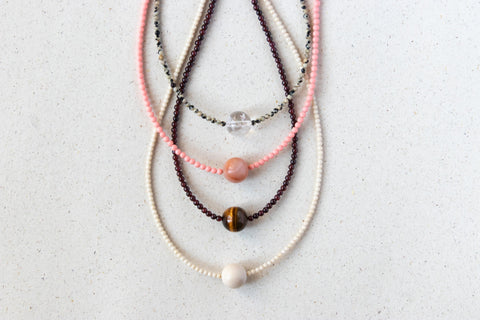 Lange Halskette, Zarter Naturstein Schmuck Damen, 18K Vergoldet, Handmade Schmuck von eilenna